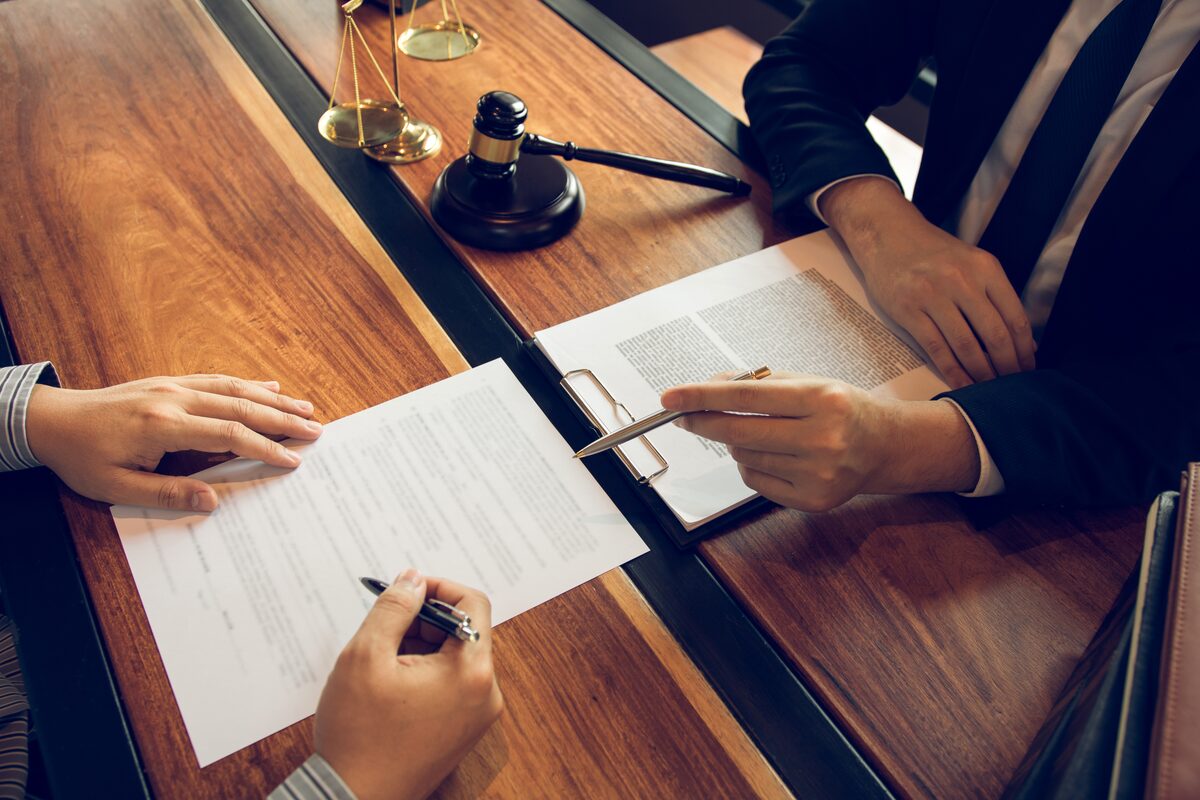 Term Sheet – Vertragsunterzeichnung am Tisch